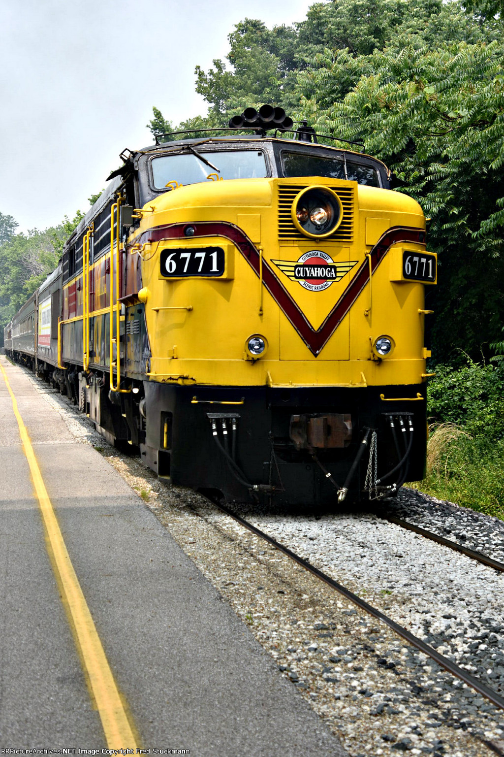 CVSR 6771 arrives at Northside Station.